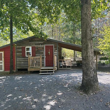 Отель Fox Den Albertville Экстерьер фото